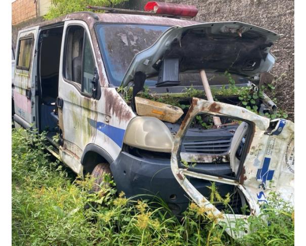 Foto de SUCATA INSERVIVEL SEM ID