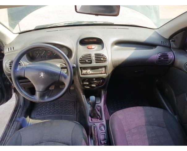 Foto de PEUGEOT 206